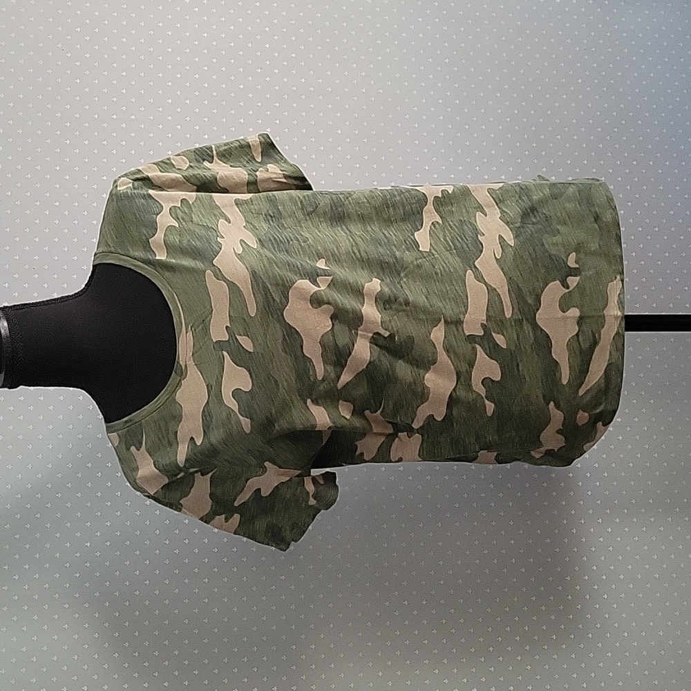 Old Navy size Large Tshirt